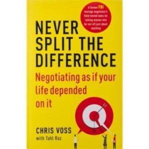 NEVER SPLIT THE DIFFERENCE - Paperback